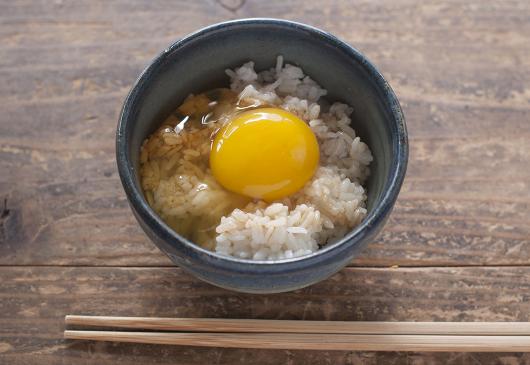 熊本県産 平飼い自然有精卵(城塚さん)