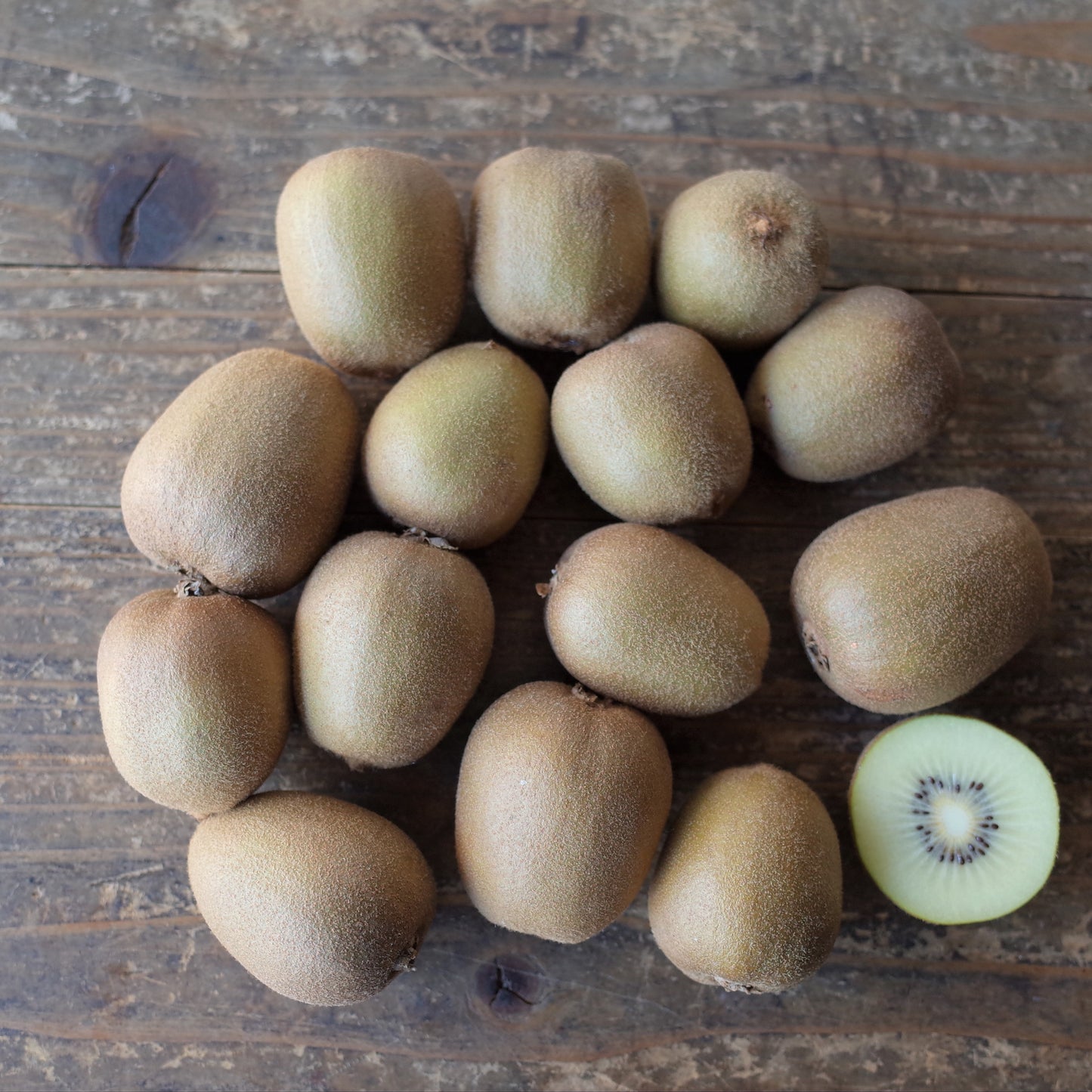 Naturally grown gold kiwi fruit (mixed sizes, approx. 800g) (Nishida Orchard) 