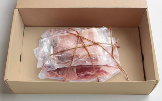 [Gift set] Yamaai Village's natural pork yakiniku gift *Shipped frozen (shipping included)