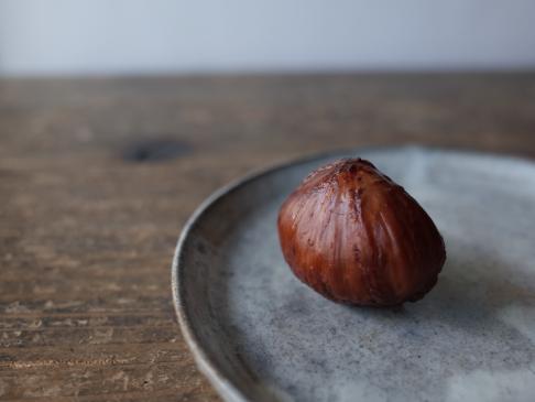 Chestnuts grown without pesticides or fertilizers (by Ikeda)